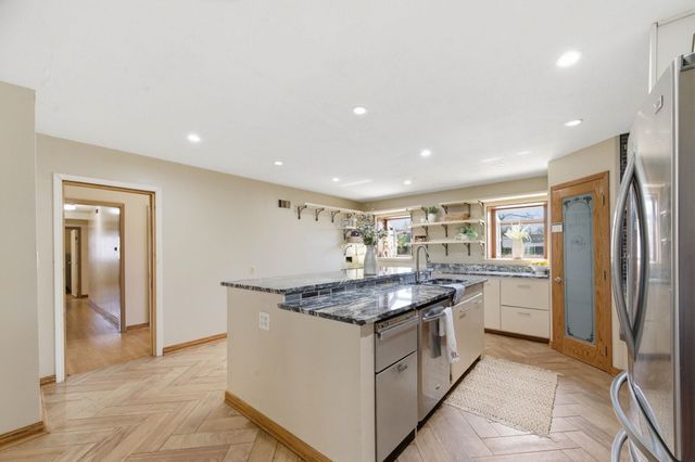 1530 W 20th St N, Wichita, KS 67203