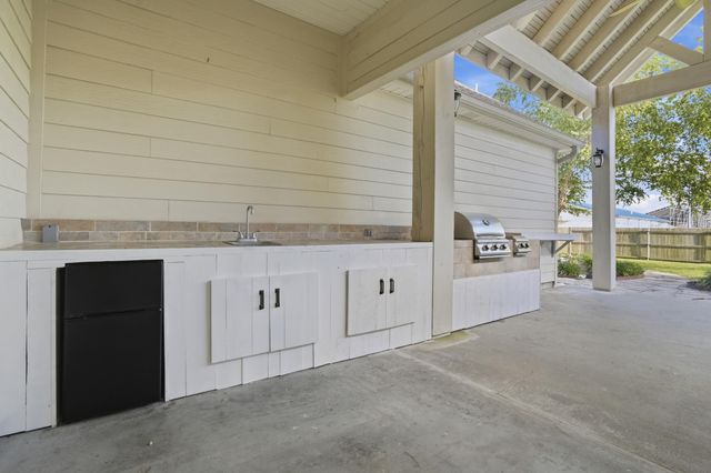 2245 Kingswood, Lake Charles, LA 70605