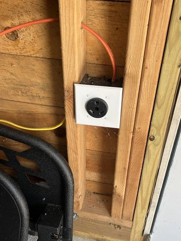 2 Maple Swamp Rd, Sandwich, MA 02537