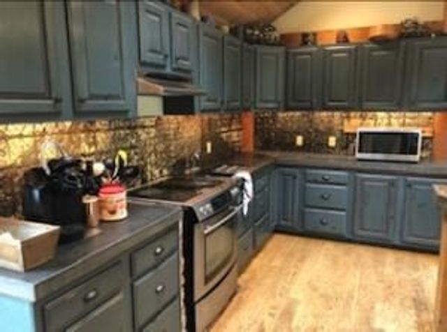 2 Maple Swamp Rd, Sandwich, MA 02537