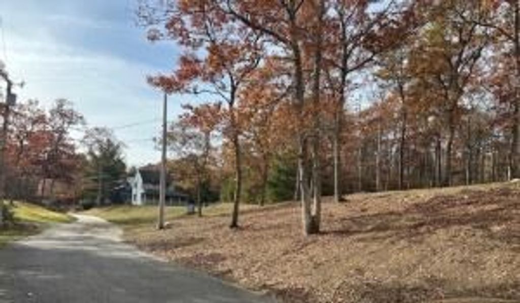 2 Maple Swamp Rd, Sandwich, MA 02537