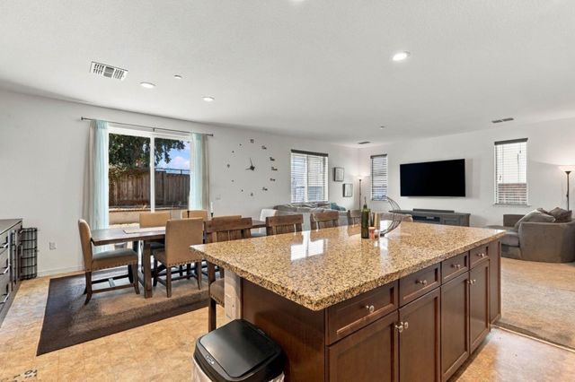 6 Driftwood Lane, Bay Point, CA 94565