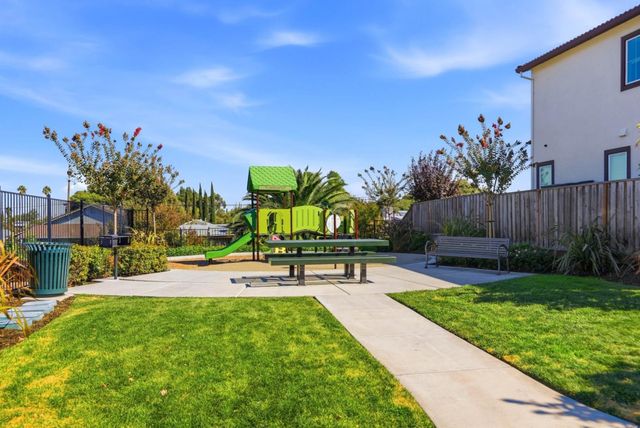 6 Driftwood Lane, Bay Point, CA 94565