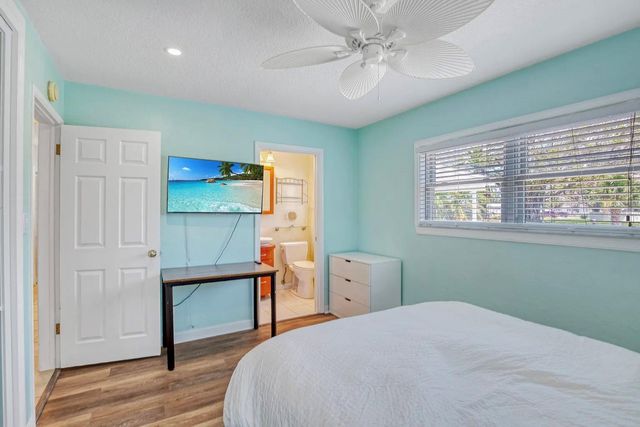 301 41ST AVENUE, St Pete Beach, FL 33706