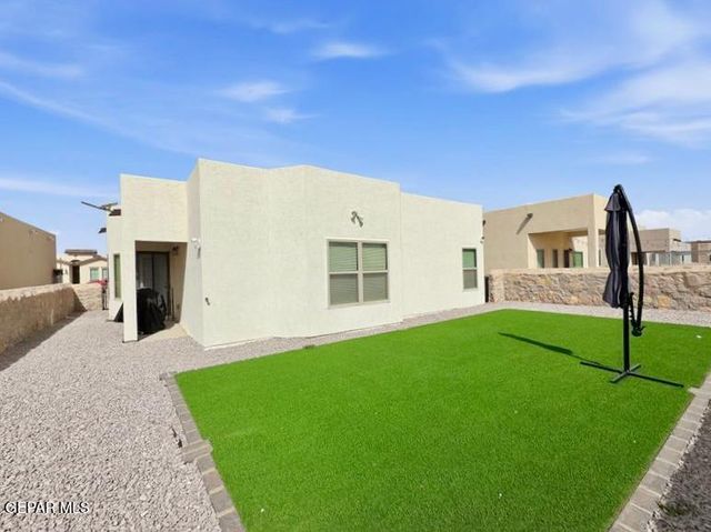 13828 Summer Story Avenue, Horizon City, TX 79928