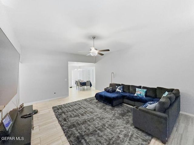 13828 Summer Story Avenue, Horizon City, TX 79928