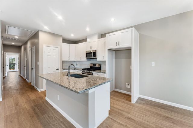 5101 Rue Street B, Houston, TX 77033