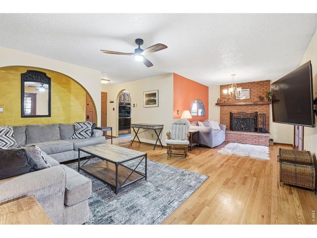 11 James Cir, Longmont, CO 80501