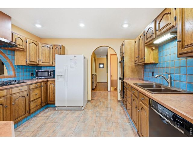 11 James Cir, Longmont, CO 80501