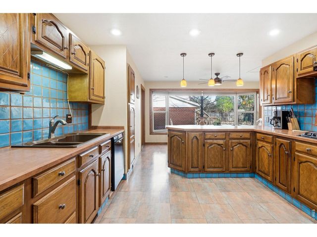 11 James Cir, Longmont, CO 80501