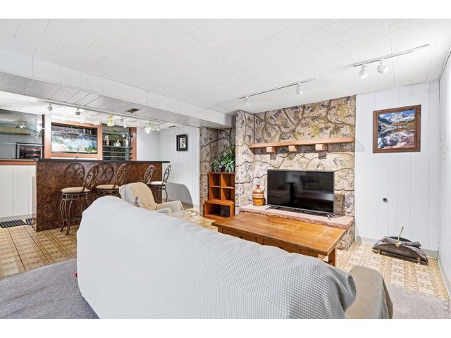 11 James Cir, Longmont, CO 80501