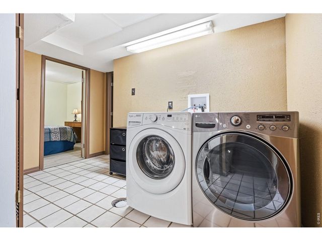 11 James Cir, Longmont, CO 80501