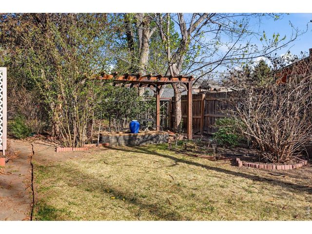 11 James Cir, Longmont, CO 80501
