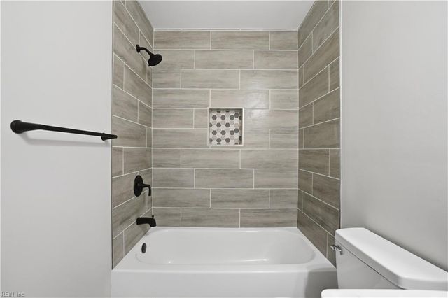 715 Fawn Lake DR, Newport News, VA 23608