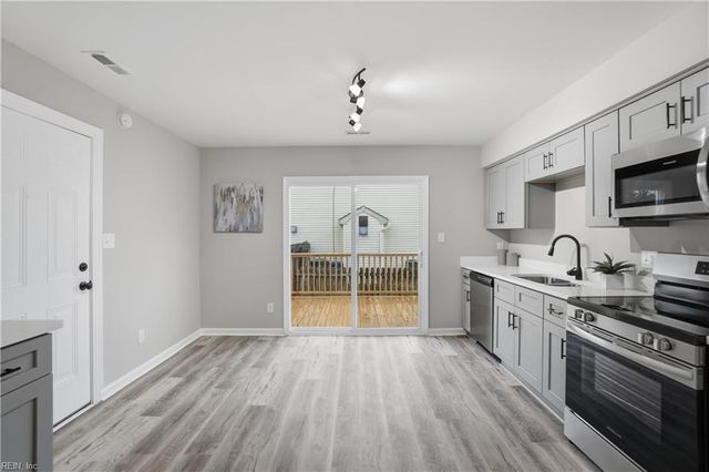 715 Fawn Lake DR, Newport News, VA 23608