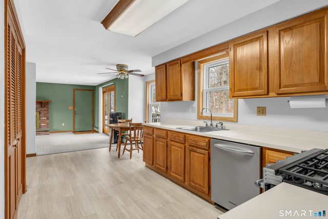 26 Pent Road, Branford, CT 06405