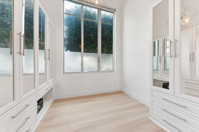 300 S Australian Avenue 105, West Palm Beach, FL 33401