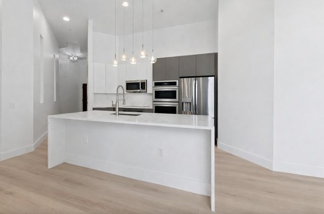 300 S Australian Avenue 105, West Palm Beach, FL 33401