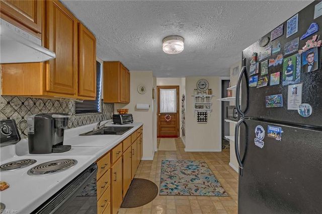 5657 Clay Bank RD, Gloucester, VA 23061