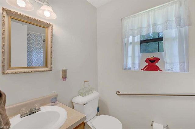5657 Clay Bank RD, Gloucester, VA 23061