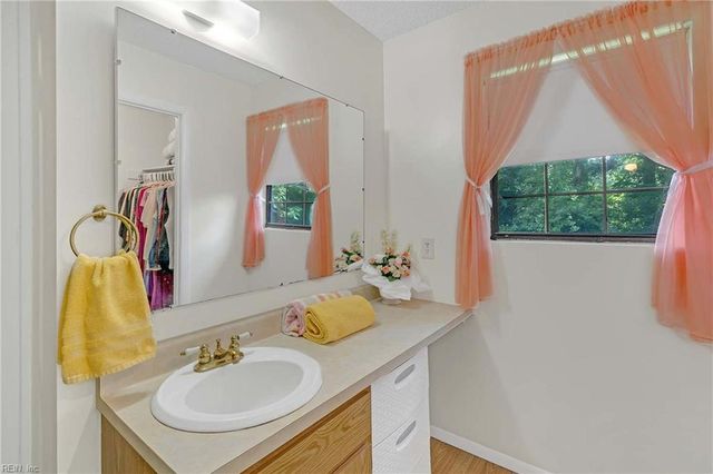 5657 Clay Bank RD, Gloucester, VA 23061