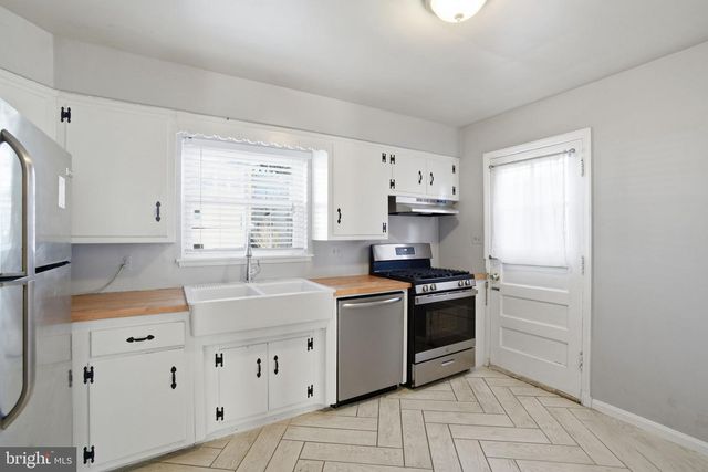 5331 42ND PL NW, Washington, DC 20015