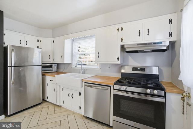 5331 42ND PL NW, Washington, DC 20015