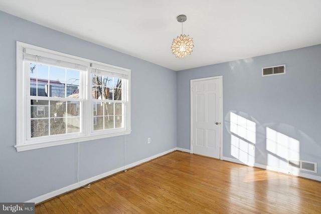 5331 42ND PL NW, Washington, DC 20015