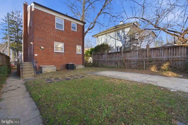 5331 42ND PL NW, Washington, DC 20015