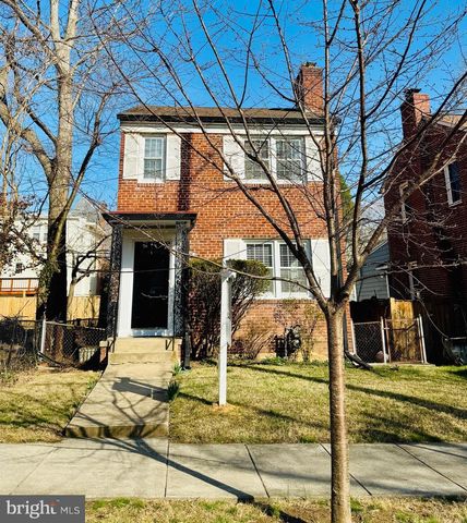 5331 42ND PL NW, Washington, DC 20015