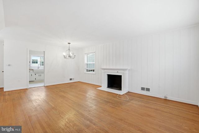 5331 42ND PL NW, Washington, DC 20015