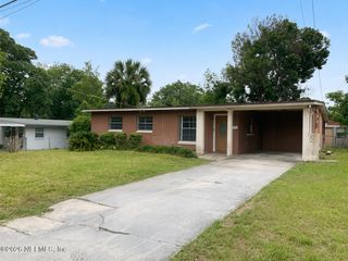 7042 CAMELOT Road, Jacksonville, FL 32211