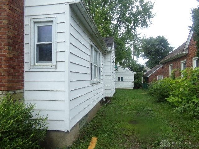 2826 W Hillcrest Avenue, Dayton, OH 45406