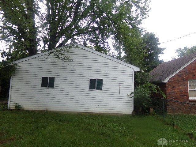 2826 W Hillcrest Avenue, Dayton, OH 45406