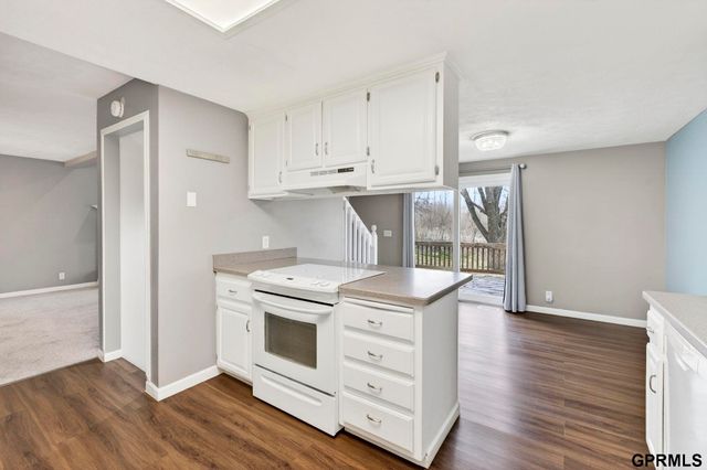 1113 Grenoble Drive, Bellevue, NE 68123