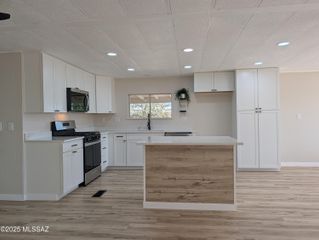 42 W Pinon Drive, Green Valley, AZ 85614