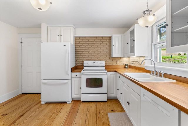 N5724 N Helenville Road, Helenville, WI 53137