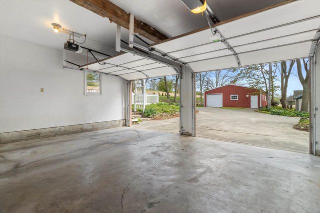 N5724 N Helenville Road, Helenville, WI 53137
