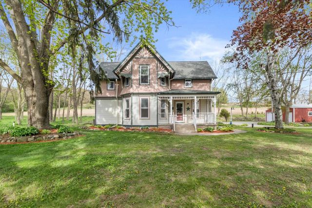 N5724 N Helenville Road, Helenville, WI 53137
