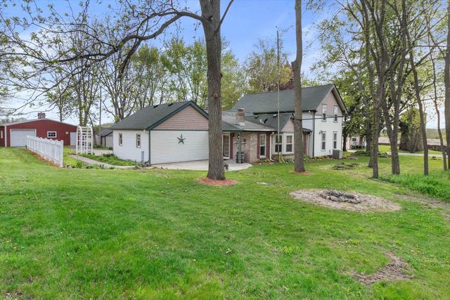N5724 N Helenville Road, Helenville, WI 53137