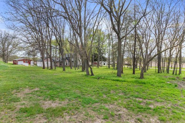 N5724 N Helenville Road, Helenville, WI 53137