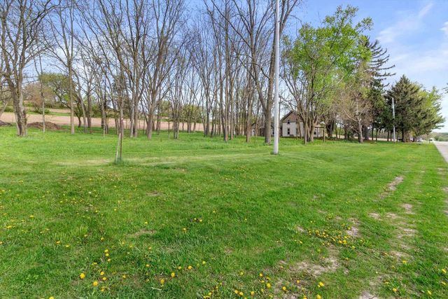 N5724 N Helenville Road, Helenville, WI 53137