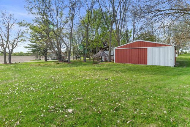 N5724 N Helenville Road, Helenville, WI 53137