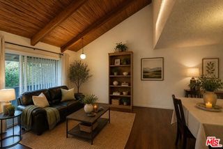 8601 International Avenue 210, Canoga Park (los Angeles), CA 91304