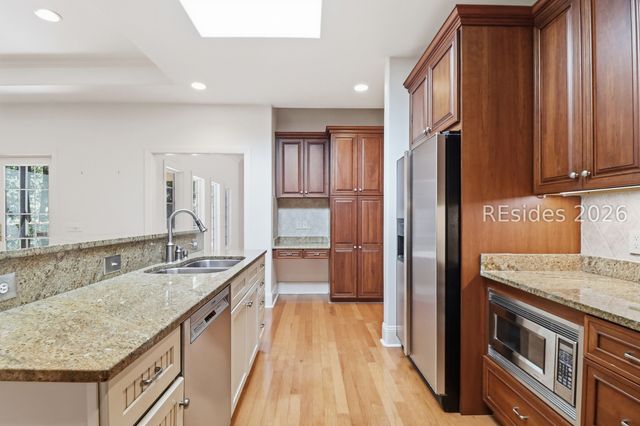 37 Crooked Pond Dr, Hilton Head Island, SC 29926