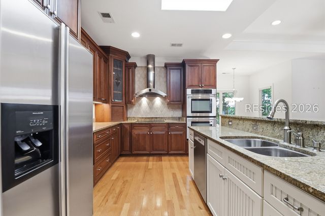 37 Crooked Pond Dr, Hilton Head Island, SC 29926