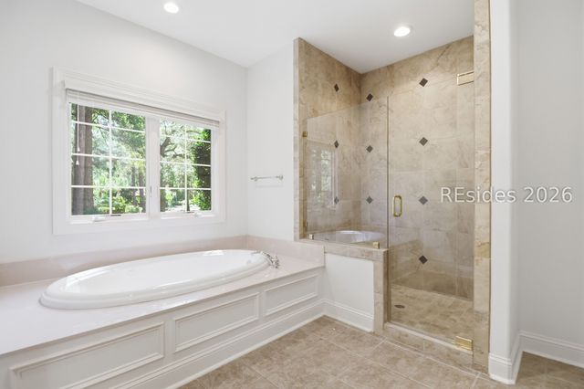 37 Crooked Pond Dr, Hilton Head Island, SC 29926