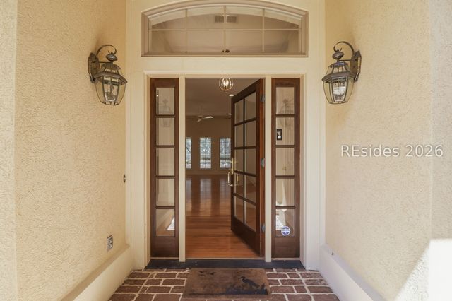 37 Crooked Pond Dr, Hilton Head Island, SC 29926