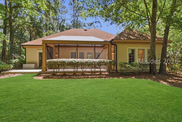 37 Crooked Pond Dr, Hilton Head Island, SC 29926