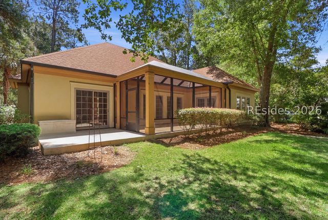 37 Crooked Pond Dr, Hilton Head Island, SC 29926